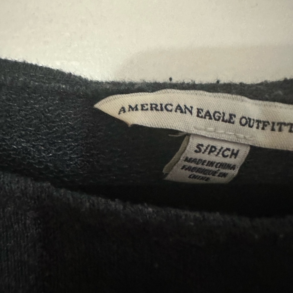 American Eagle AE High Low Boxy Floral Long Sleeved Shirt/Sweatshirt - Small - Picture 4 of 5